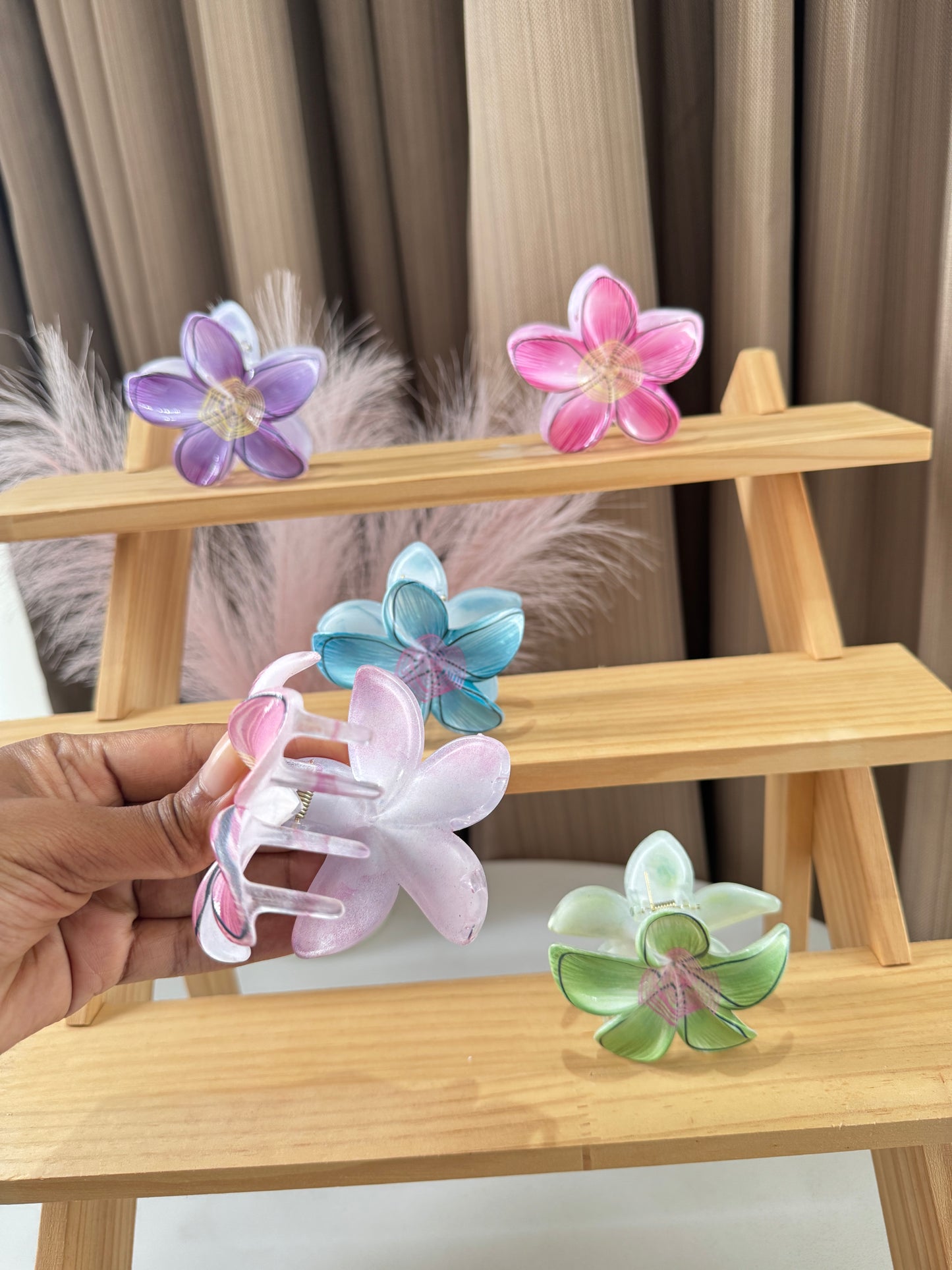 Scribble Flower Hair Claw