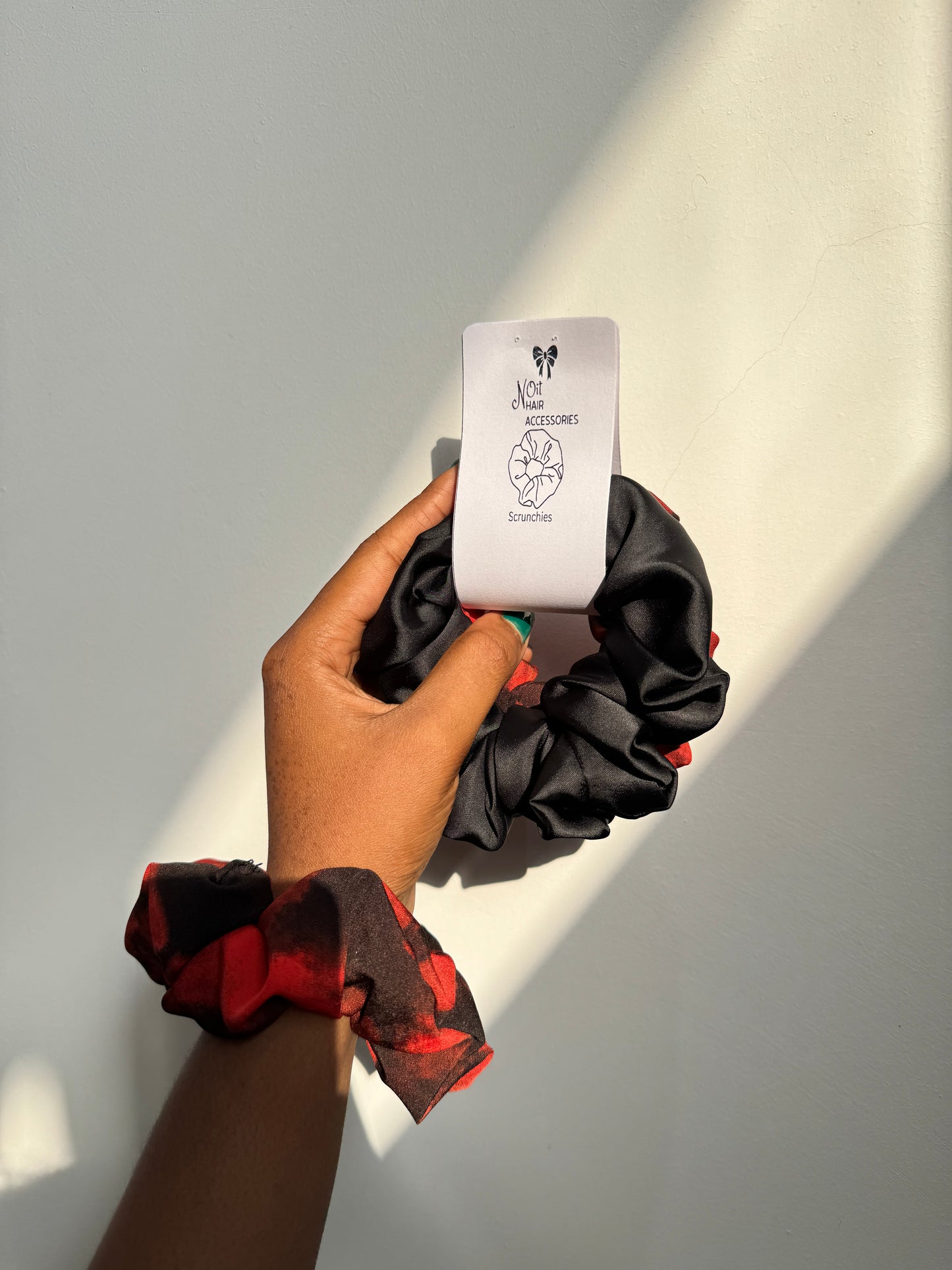 NOIT Silk Scrunchies Black